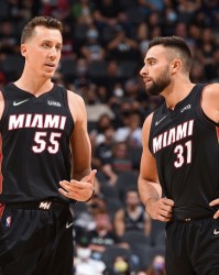  班凯罗两双魔术青年军不敌老辣热火