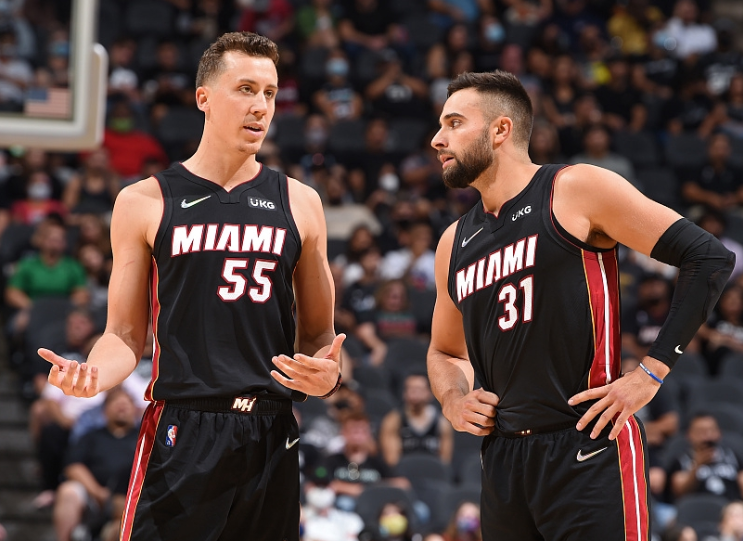  班凯罗两双魔术青年军不敌老辣热火