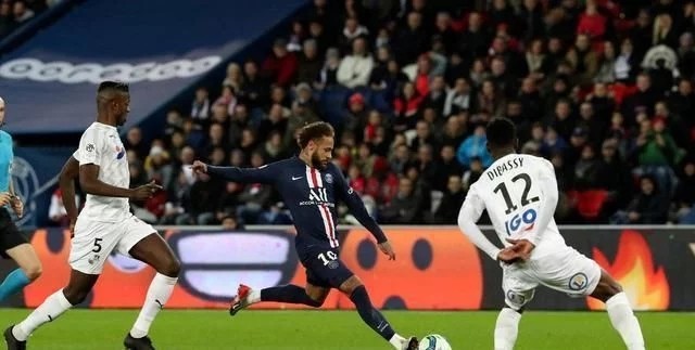  巴黎圣日耳曼横扫劲旅，法甲霸主强势领跑积分榜